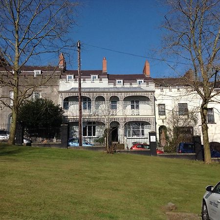 8A Spring Gardens Hotell Haverfordwest Eksteriør bilde