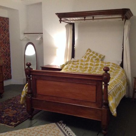 8A Spring Gardens Hotell Haverfordwest Eksteriør bilde