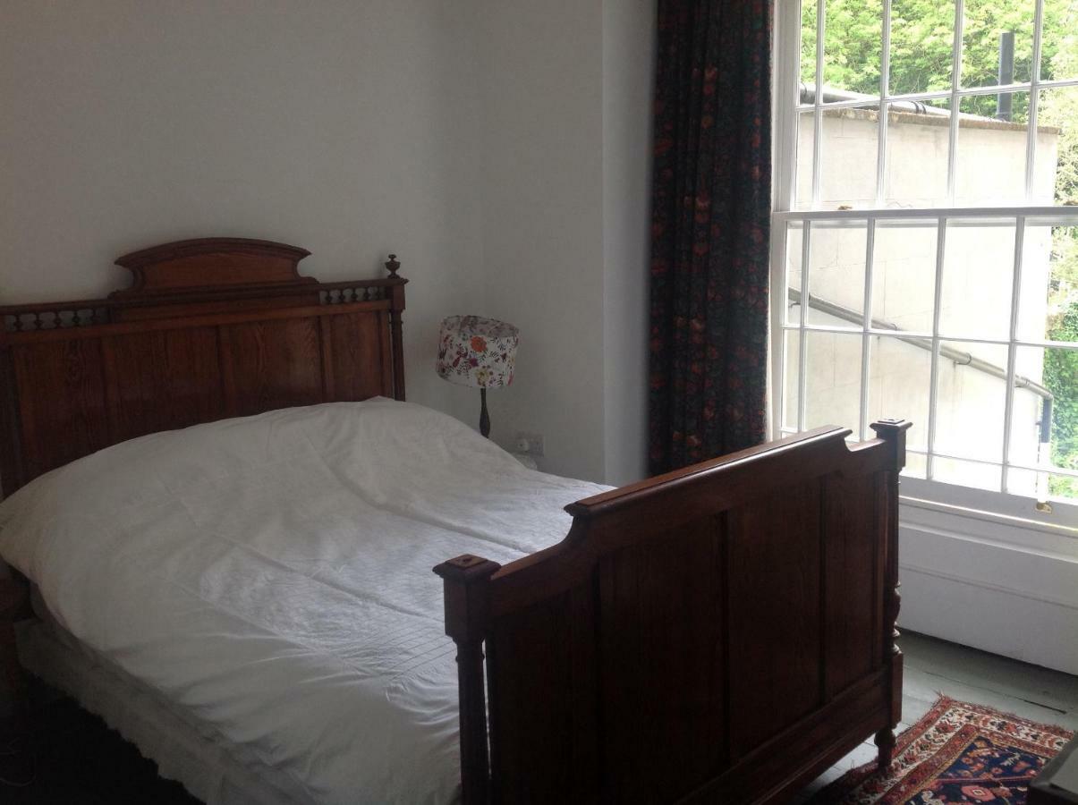 8A Spring Gardens Hotell Haverfordwest Eksteriør bilde