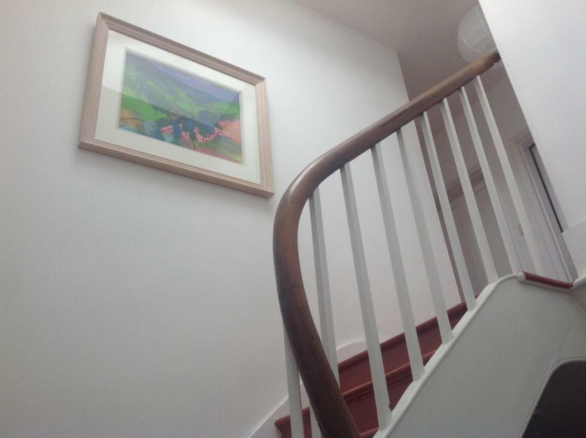 8A Spring Gardens Hotell Haverfordwest Eksteriør bilde